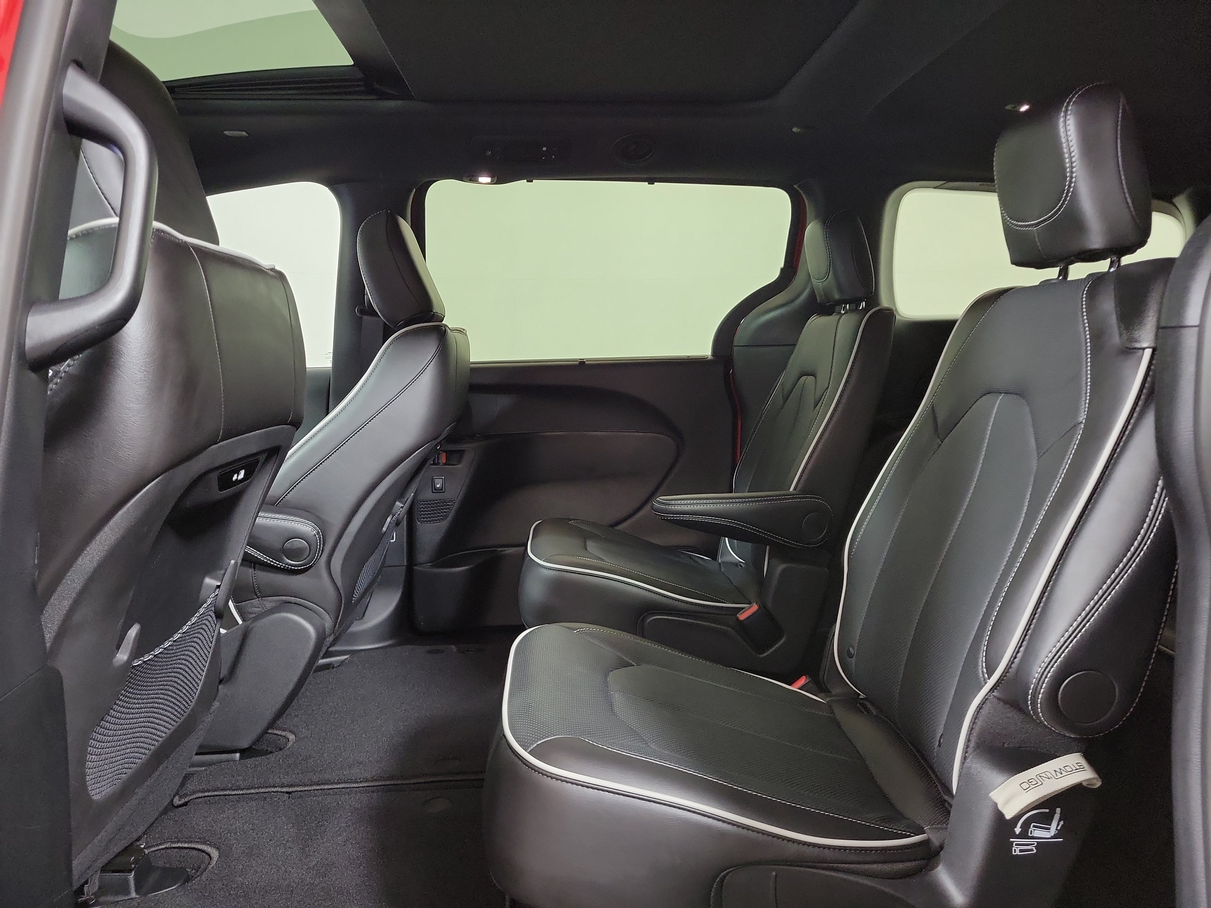 Used 2026 Chrysler Pacifica Limited w/ S Appearance Package FWD image 22