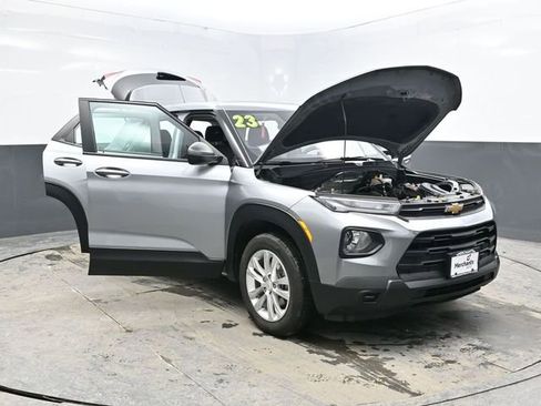 Used 2023 Chevrolet TrailBlazer LS image 37