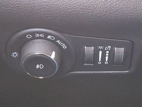 Used 2024 Jeep Compass Limited image 23