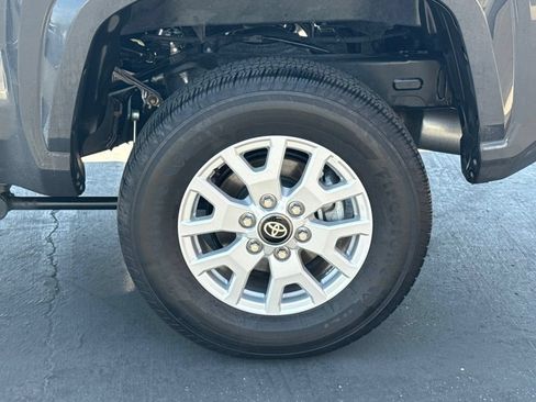 Certified 2024 Toyota Tacoma SR5 w/ SR5 Upgrade Package AWD/4WD image 17