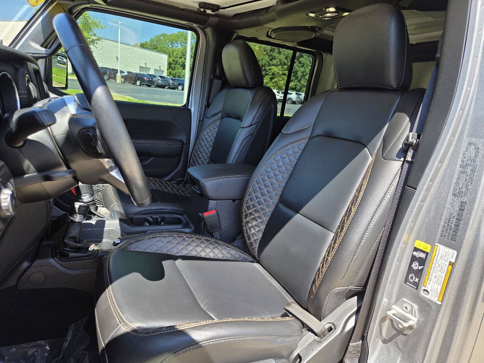 Used 2021 Jeep Wrangler Unlimited Sahara AWD/4WD image 12