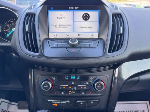 Used 2018 Ford Escape SE w/ SE Sport Appearance Package AWD/4WD image 22