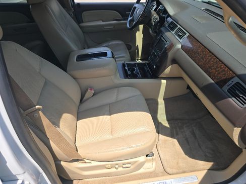 Used 2009 GMC Yukon XL Denali AWD/4WD image 23