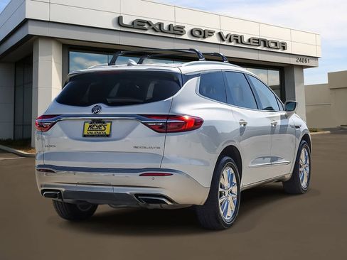 Used 2018 Buick Enclave Premium w/ Experience Buick Package image 4