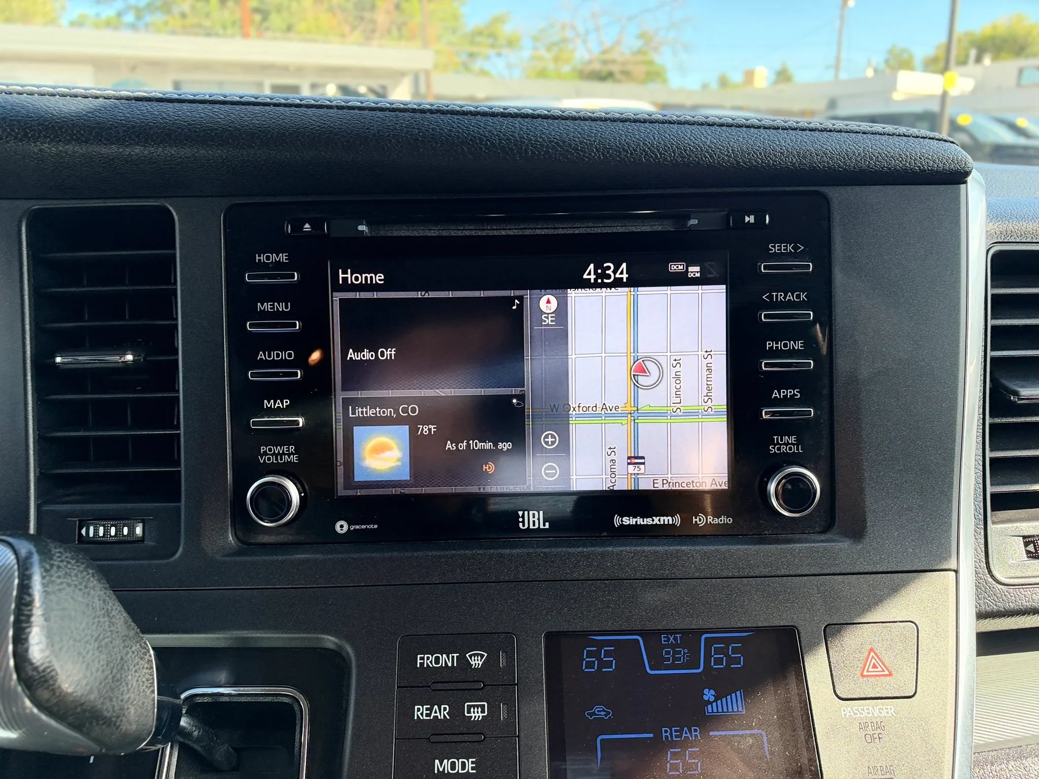 Used 2019 Toyota Sienna SE Premium w/ Carpet Mat Package AWD/4WD image 32