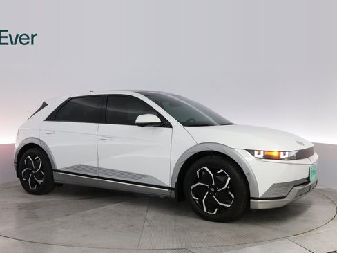 Used 2024 Hyundai Ioniq 5 Limited image 5