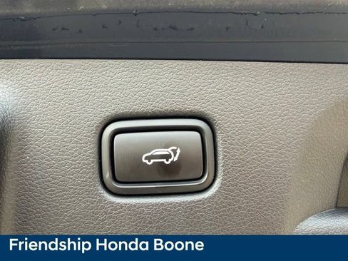 Used 2024 Hyundai Palisade SEL FWD image 38