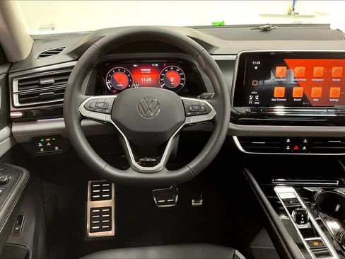 New 2026 Volkswagen Atlas Peak Edition image 16