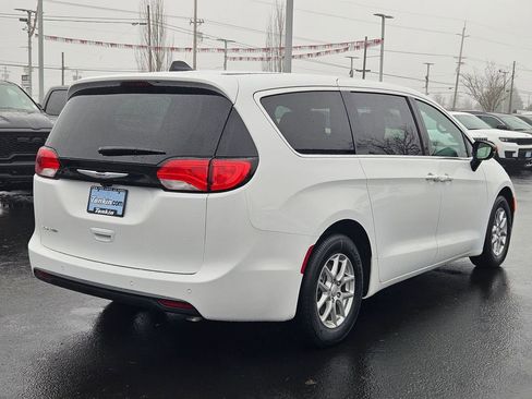 New 2026 Chrysler Voyager LX FWD image 6