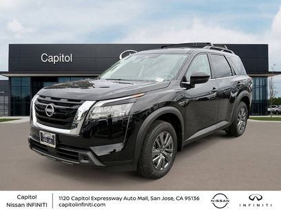 New 2025 Nissan Pathfinder SV w/ SV Premium Package