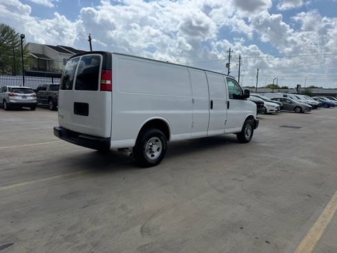 Used 2016 Chevrolet Express 3500 Extended image 10