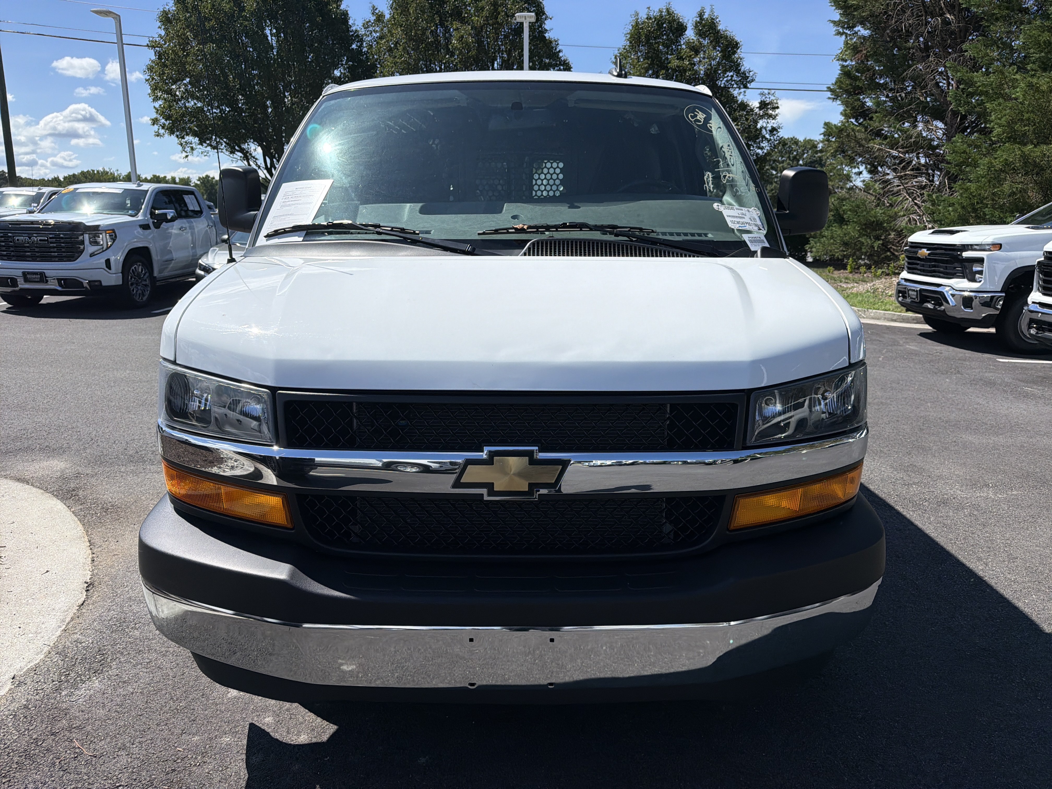 Used 2025 Chevrolet Express 2500 w/ Driver Convenience Package RWD image 3