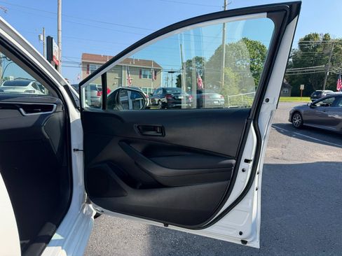 Used 2022 Toyota Corolla LE FWD image 20