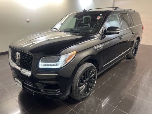 Used 2021 Lincoln Navigator L Reserve image 3