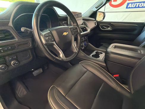 Used 2023 Chevrolet Suburban Premier image 13