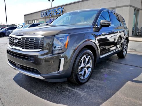 Used 2021 Kia Telluride EX image 3
