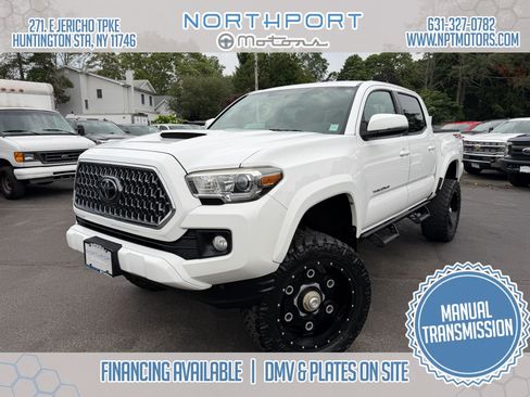 Used 2017 Toyota Tacoma SR AWD/4WD image 1