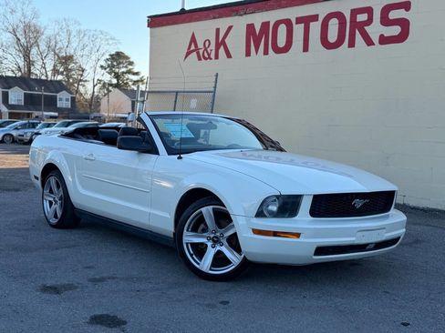 Used 2006 Ford Mustang Premium image 1