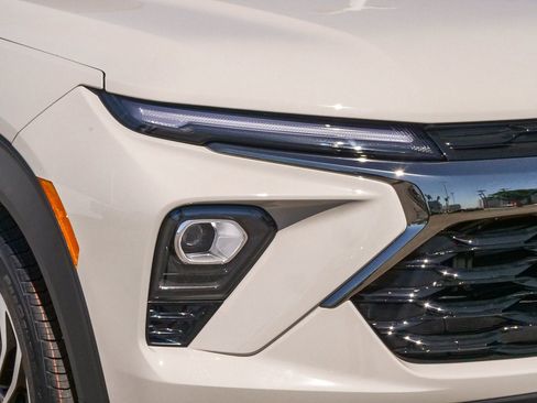 New 2026 Chevrolet TrailBlazer RS w/ Convenience Package FWD image 4