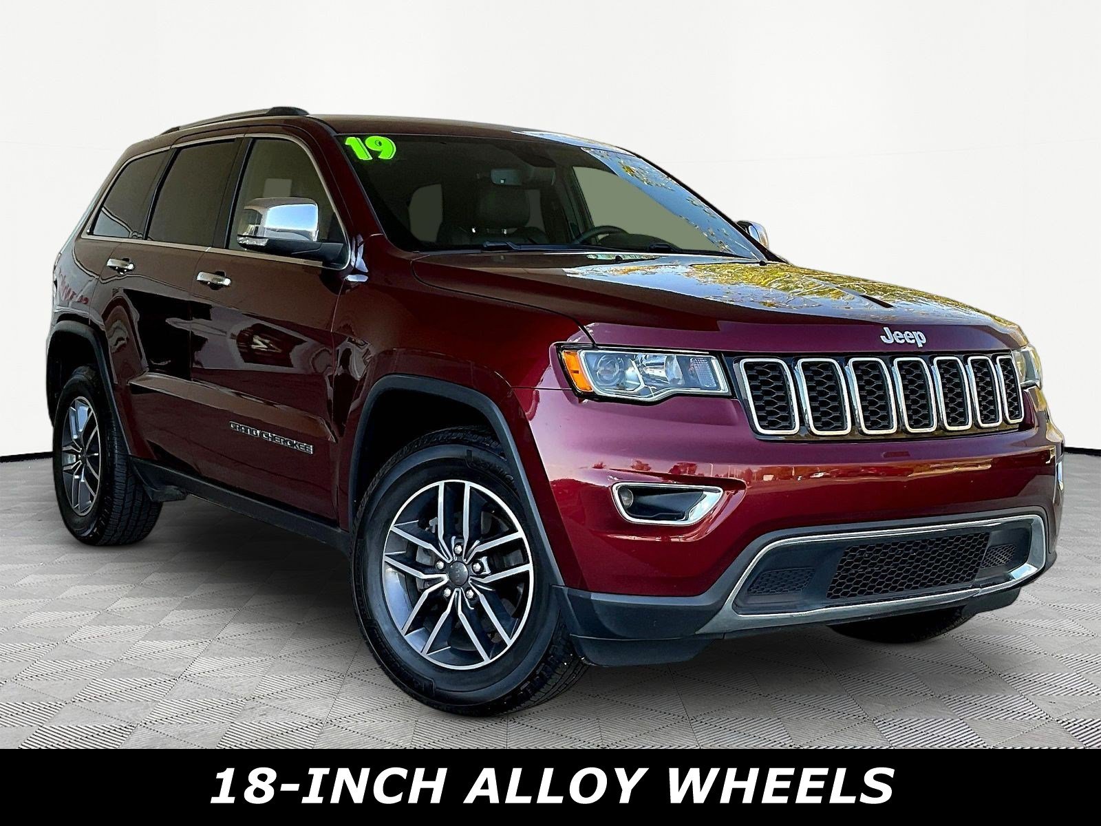 Used 2019 Jeep Grand Cherokee Limited AWD/4WD image 3