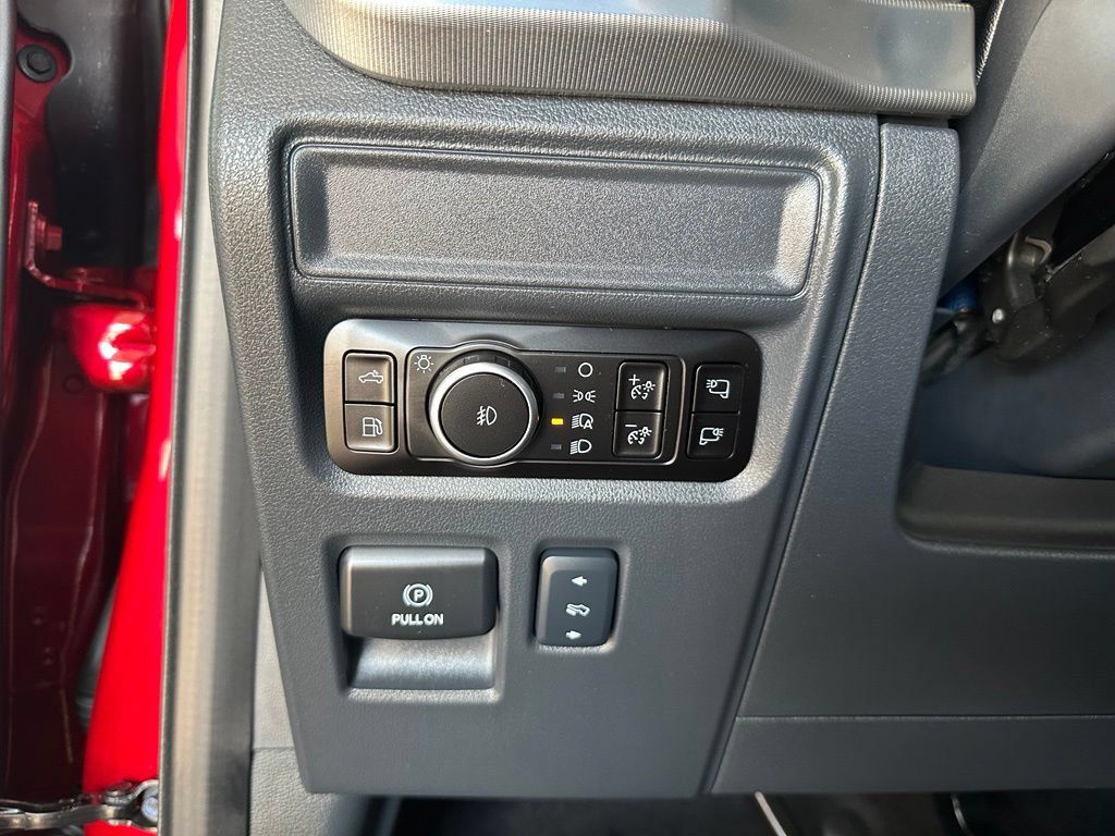 Used 2025 Ford F150 Lariat w/ Equipment Group 501A Mid AWD/4WD image 20