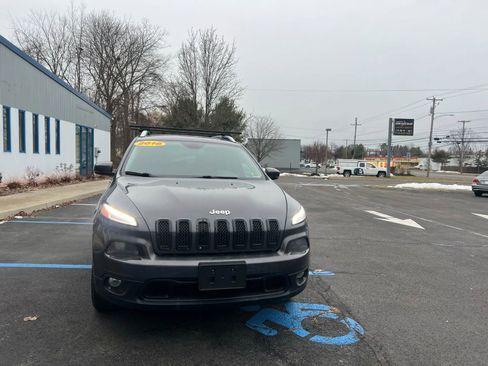 Used 2016 Jeep Cherokee Latitude w/ Safety/Convenience Group image 8
