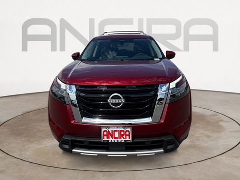 Used 2025 Nissan Pathfinder SL AWD/4WD image 5