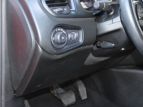 Used 2022 Jeep Renegade Altitude w/ Sun/Sound Group image 23