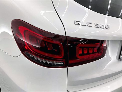 Used 2021 Mercedes-Benz GLC 300 image 27