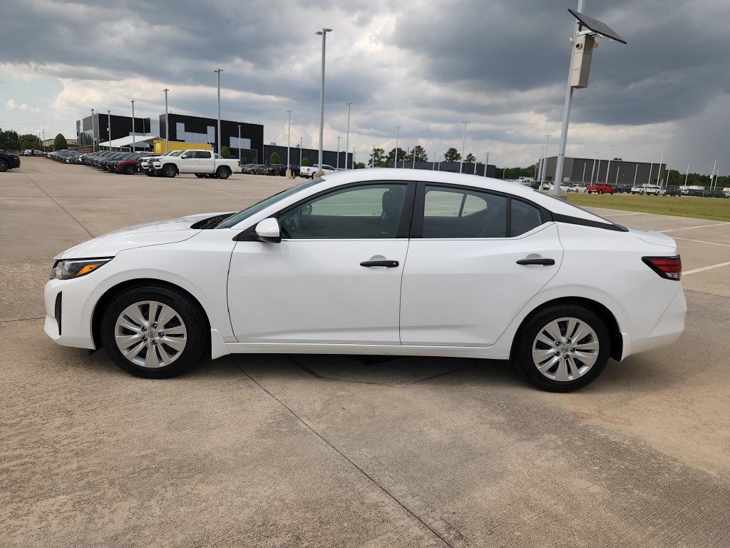 Certified 2025 Nissan Sentra S FWD image 8