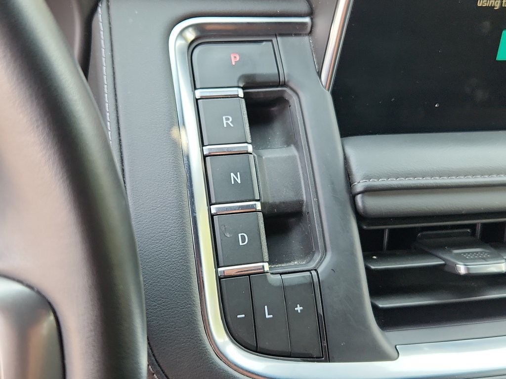 Used 2023 Chevrolet Suburban Z71 w/ Off-Road Capability Package AWD/4WD image 18