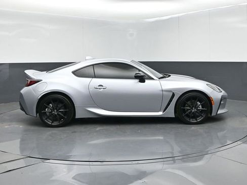 Used 2022 Toyota GR86 Premium RWD image 9