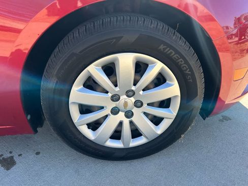 Used 2011 Chevrolet Cruze LT image 12