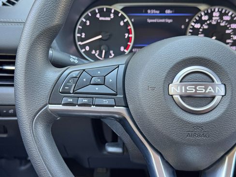 Used 2024 Nissan Sentra SV FWD image 19