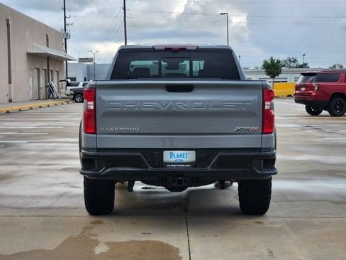 Used 2025 Chevrolet Silverado 1500 ZR2 w/ Technology Package AWD/4WD image 6