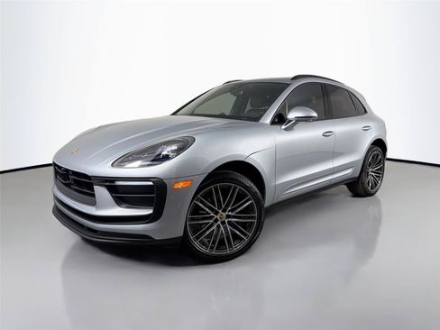 Certified 2026 Porsche Macan AWD/4WD image 1
