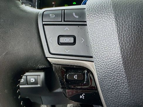 Used 2025 Toyota Camry SE FWD image 22