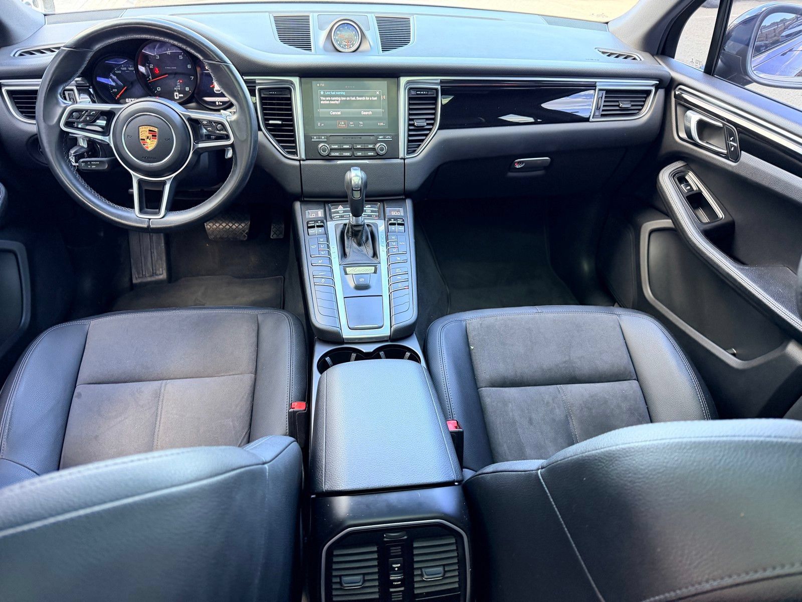 Used 2017 Porsche Macan AWD/4WD image 23
