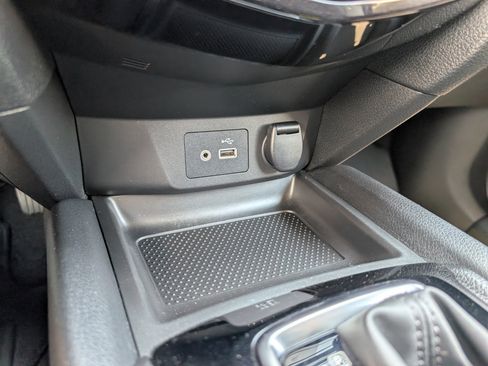Used 2018 Nissan Rogue SV FWD image 20