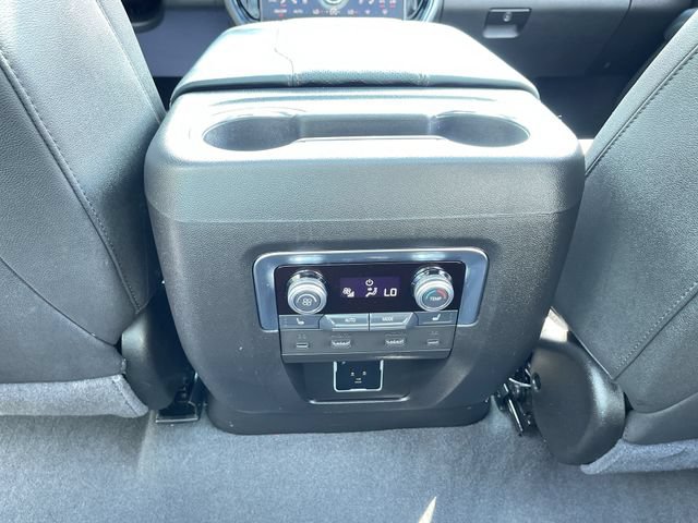 Used 2025 GMC Yukon AT4 w/ AT4 Premium Plus Package AWD/4WD image 22