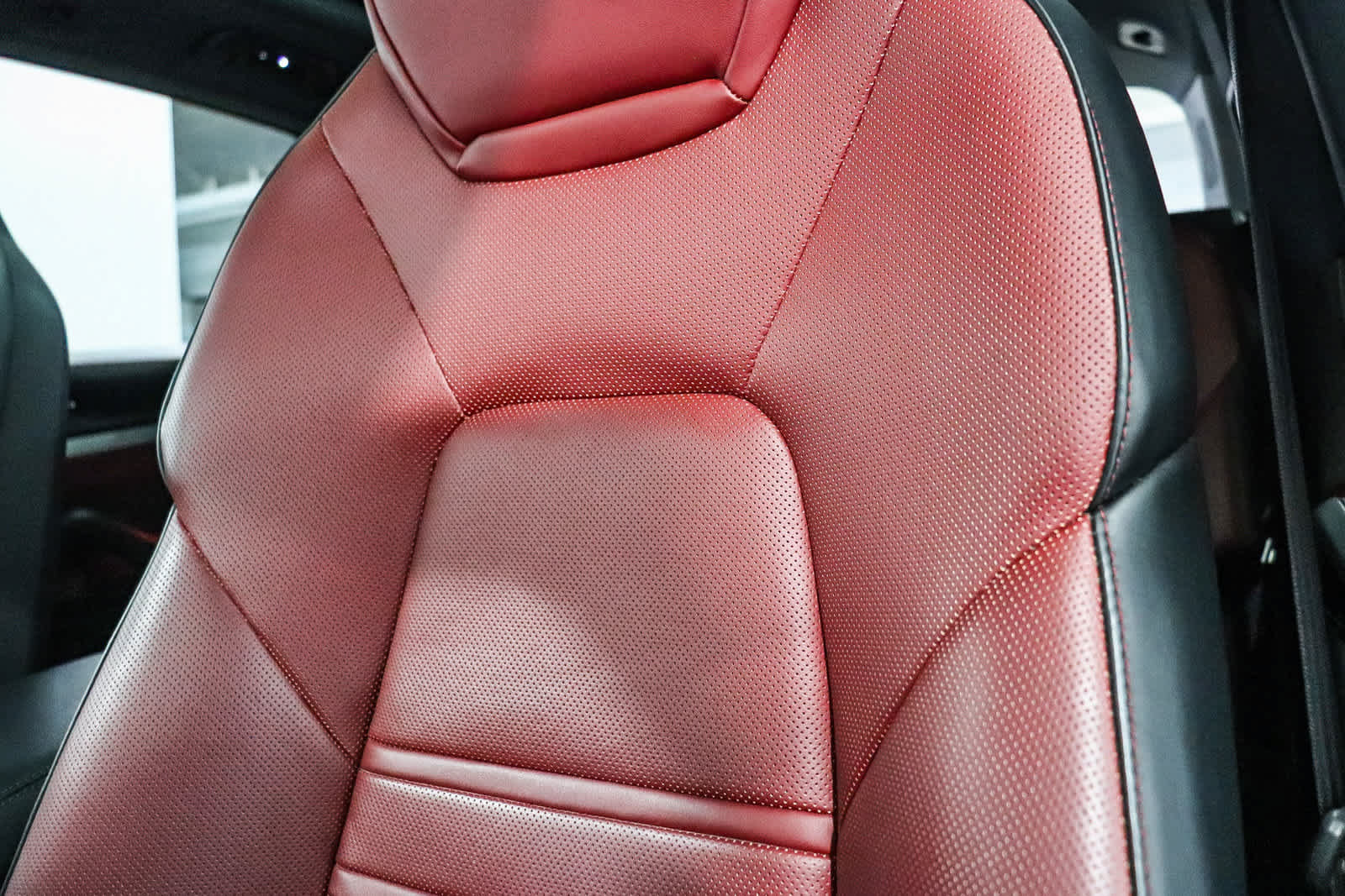 Used 2024 Porsche Cayenne S AWD/4WD image 30