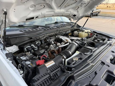 Used 2022 Ford F550 4x4 Crew Cab Super Duty w/ Power Equipment Group image 19