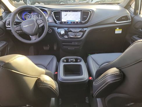 New 2026 Chrysler Pacifica Select FWD image 13