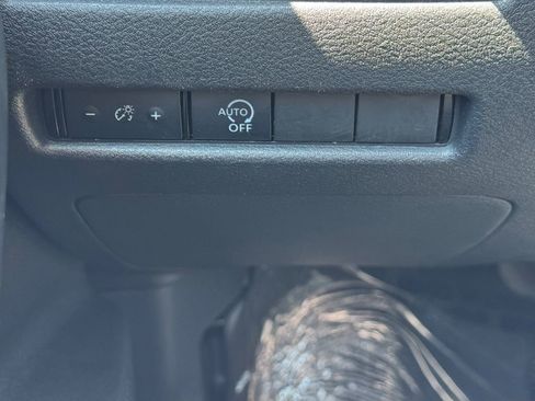 Used 2023 Nissan Rogue S FWD image 23