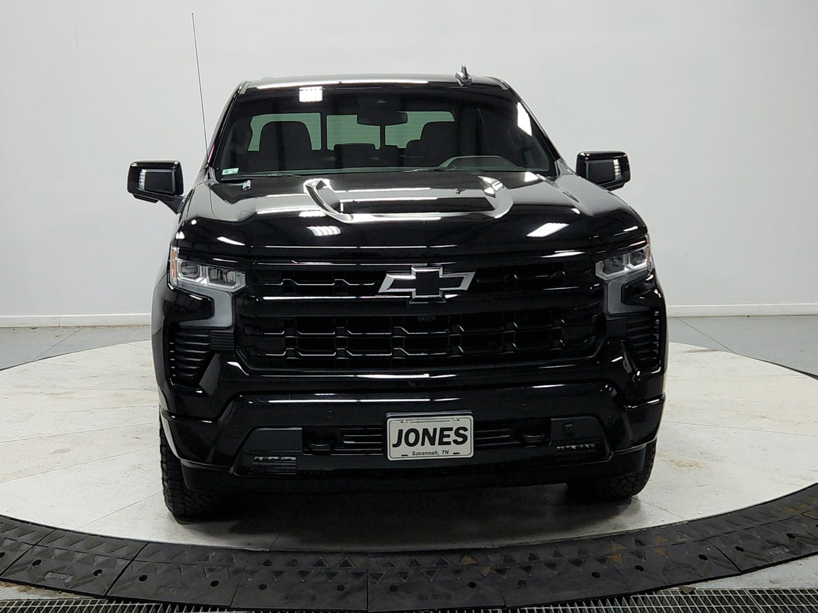Used 2024 Chevrolet Silverado 1500 RST AWD/4WD image 3