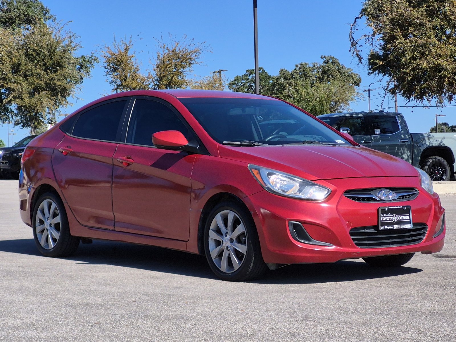 Used 2012 Hyundai Accent GLS FWD image 3
