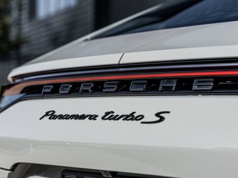 Used 2023 Porsche Panamera Turbo S Executive image 15