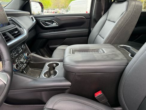 Used 2023 Chevrolet Tahoe Z71 w/ Luxury Package image 20