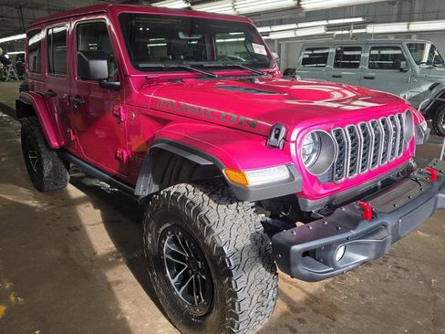 Used 2024 Jeep Wrangler Unlimited Rubicon AWD/4WD image 3