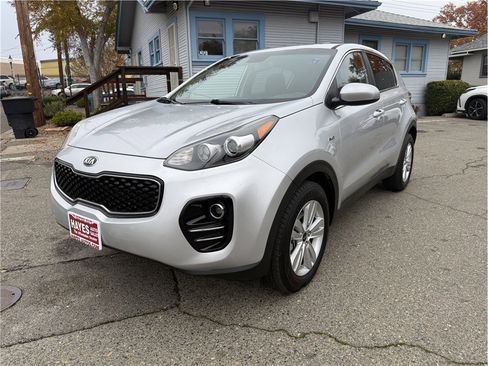 Used 2018 Kia Sportage LX image 3